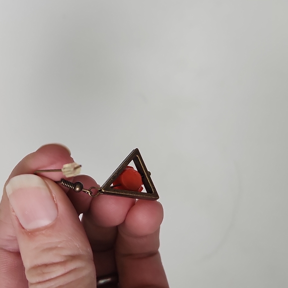 Olive Branch Workmanship 🫒  Bronze triangle rose earrings - Picture 2 of 2